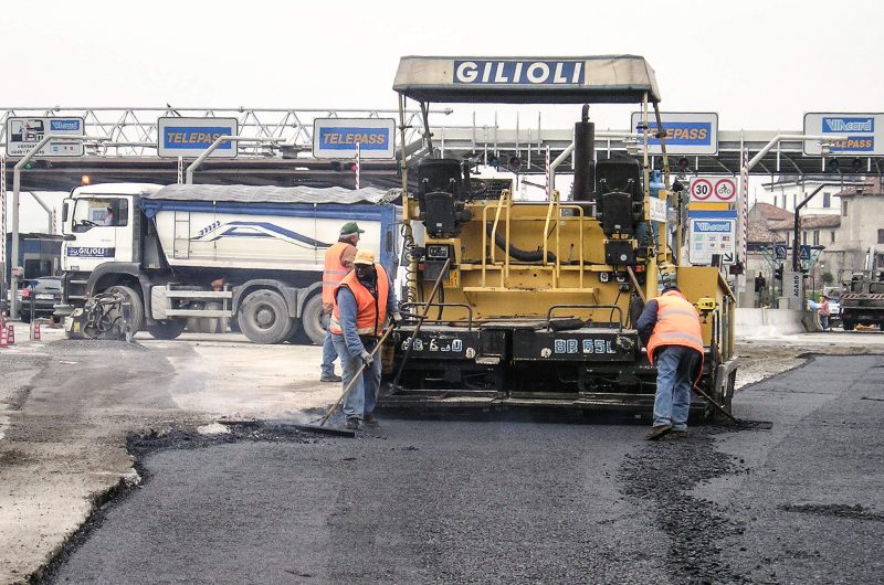 Asfaltature piste, rccorsi e piazzali vari caselli autostradali - Desenzano del Garda