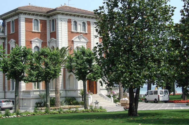 Ristrutturazione con restauro conservativo lussuosa villa sul Lago di Garda - Vista esterni